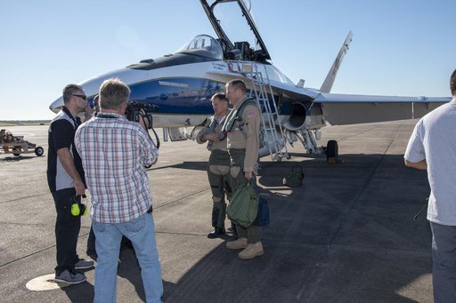 NASA Pilots Prepare for QSF18 Flight
