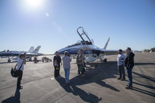 NASA Pilots Prepare for QSF18 Flight