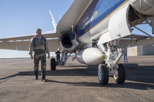 NASA Pilots Prepare for QSF18 Flight