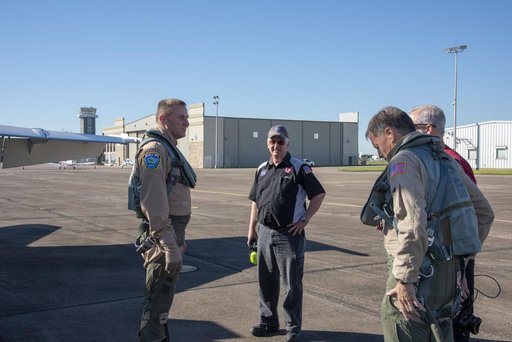 NASA Pilots Prepare for QSF18 Flight