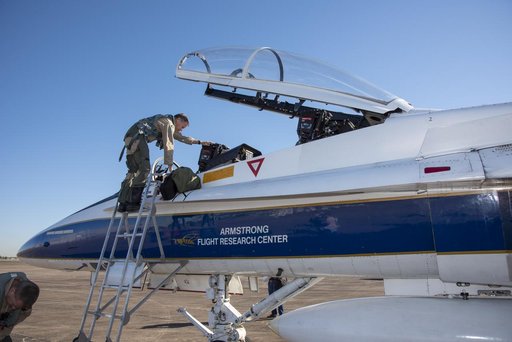NASA Pilots Prepare for QSF18 Flight