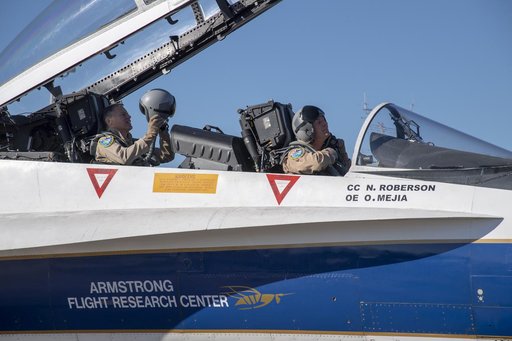 NASA Pilots Prepare for QSF18 Flight