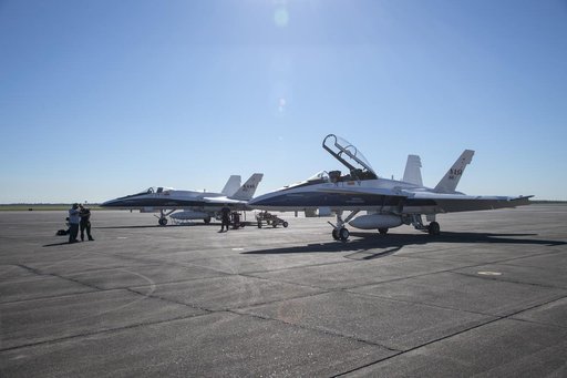 NASA Pilots Prepare for QSF18 Flight