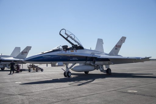 NASA Pilots Prepare for QSF18 Flight