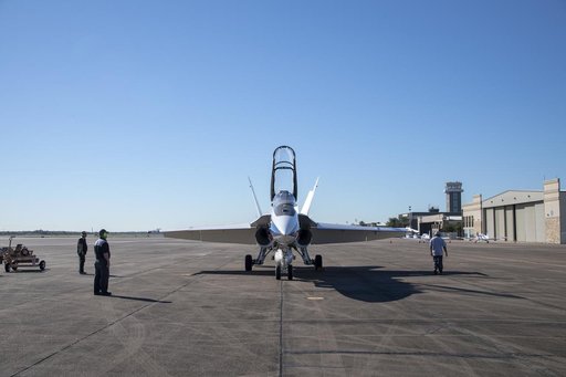 NASA Pilots Prepare for QSF18 Flight