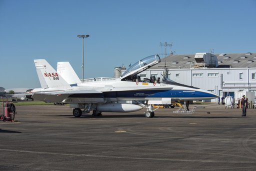 NASA Pilots Prepare for QSF18 Flight