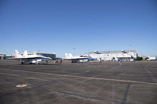 NASA Pilots Prepare for QSF18 Flight