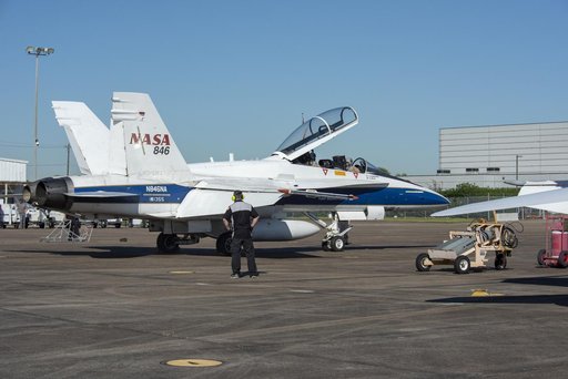 NASA Pilots Prepare for QSF18 Flight
