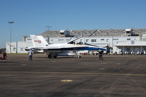 NASA Pilots Prepare for QSF18 Flight