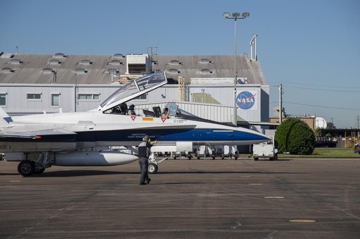 NASA Pilots Prepare for QSF18 Flight