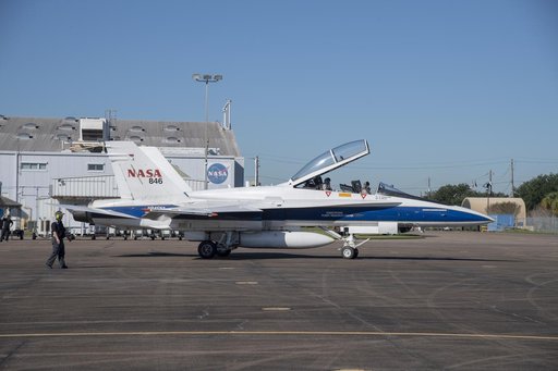 NASA Pilots Prepare for QSF18 Flight