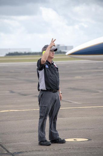 NASA Ground Crews Prepare F/A-18 for QSF18 Takeoff