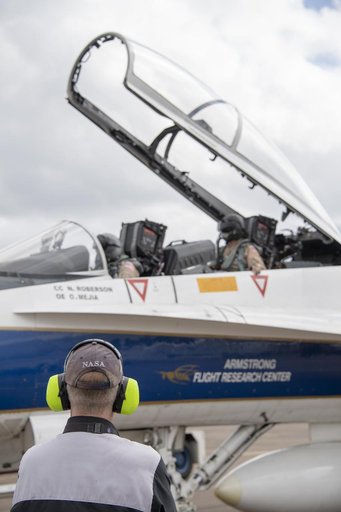 NASA Ground Crews Prepare F/A-18 for QSF18 Takeoff
