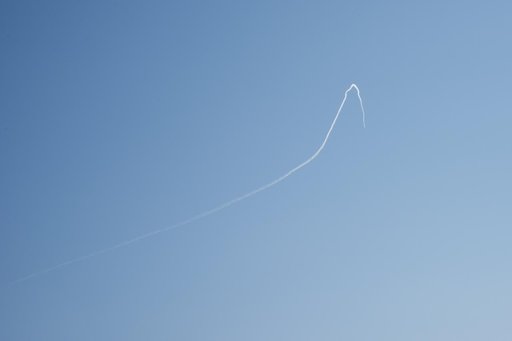 Contrail of NASA F/A-18 Seen Off Coast During QSF18 Flight