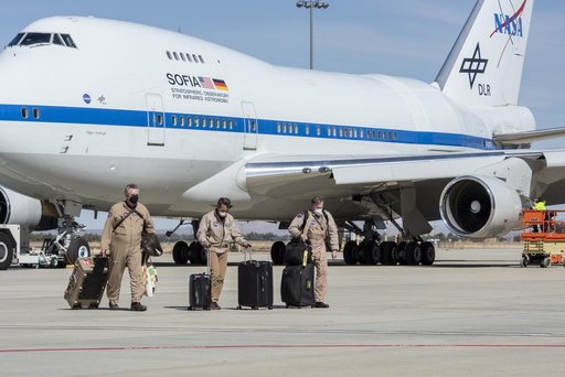 SOFIA Returns to NASA’s Armstrong Flight Research Center Building 703
