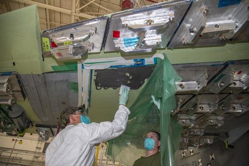Title: NAVAIR F/A-18E Undergoes Loads Testing at NASA Armstrong