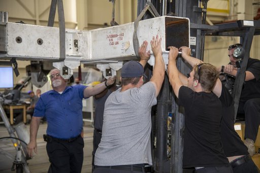 Title: NAVAIR F/A-18E Undergoes Loads Testing at NASA Armstrong