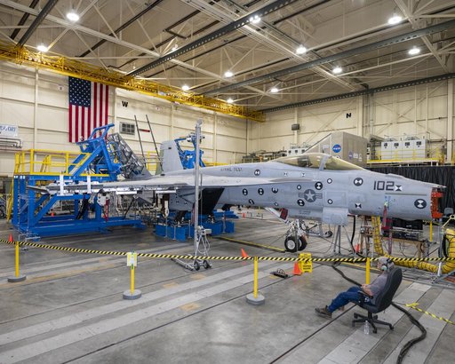 NAVAIR F/A-18E Undergoes Loads Testing at NASA Armstrong