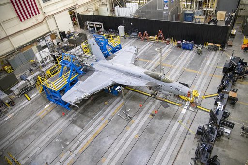 NAVAIR F/A-18EÂ Undergoes Loads Testing at NASA Armstrong