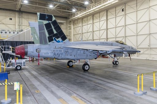 NAVAIR F/A-18EÂ Prepared for Return from NASA Armstrong
