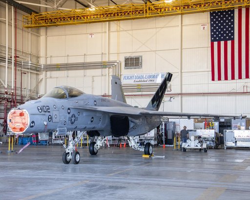 NAVAIR F/A-18EÂ Prepared for Return from NASA Armstrong