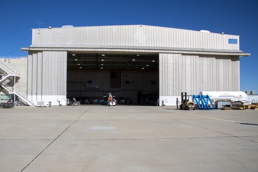 NAVAIR F/A-18EÂ Prepared for Return from NASA Armstrong