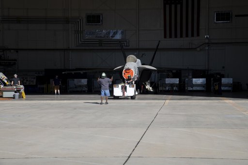 NAVAIR F/A-18EÂ Prepared for Return from NASA Armstrong