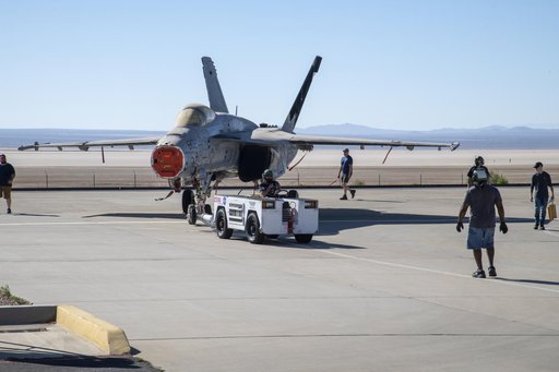 NAVAIR F/A-18EÂ Prepared for Return from NASA Armstrong