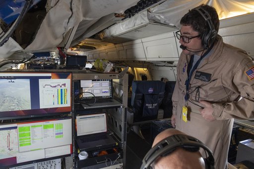 NASA’s DC-8 aircraft tracks fuel in ecoDemonstrator 2023 project with Boeing, partners
