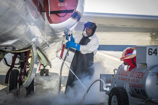 ER-2 aircraft expert handles liquid oxygen for airborne science mission