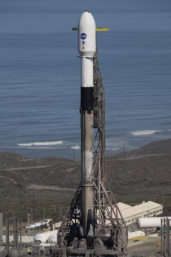 SPHEREx/PUNCH Rocket Vertical