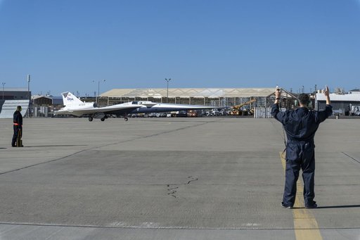X-59 Taxis to NASA’s Armstrong Flight Research Center