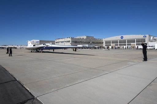 X-59 Taxis to NASA’s Armstrong Flight Research Center