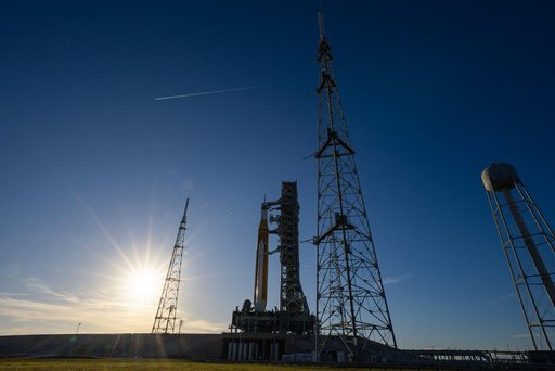 Sun sets on Full Artemis II Stack at Launch Pad 39B