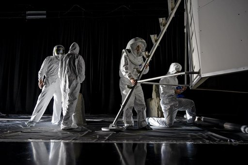 NASA Engineers Simulate Lunar Lighting for Artemis III Moon Landing