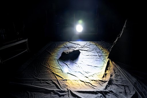 NASA Engineers Simulate Lunar Lighting for Artemis III Moon Landing