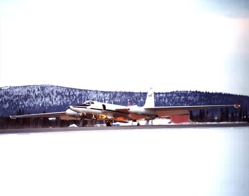 ER-2 #809 landing in Kiruna, Sweden after second flight of the SAGE III Ozone Loss and Validation Experiment (SOLVE)