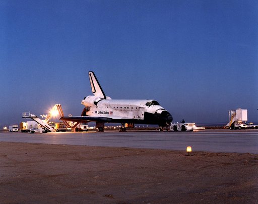 STS-92 - Towing operation