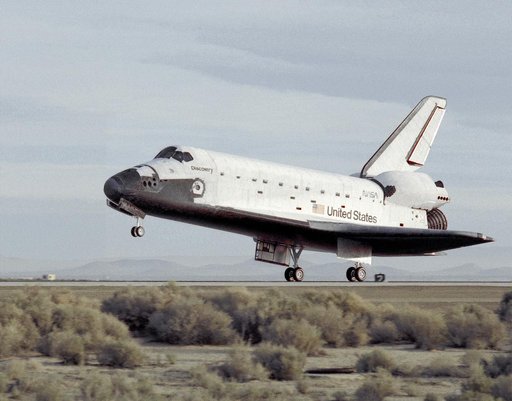 Shuttle Discovery Landing at Edwards
