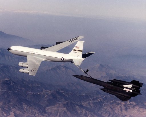 Linear Aerospike SR-71 Experiment (LASRE) refueling during first flight