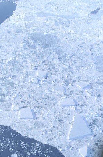 The Larsen Ice Shelf in Antarctica viewed from NASA's DC-8 aircraft during the AirSAR 2004 campaign