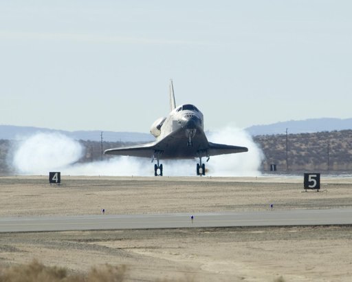 Space Shuttle Endeavour rolls out after landing on runway 04-L at Edwards AFB, ending mission STS-126 to the International Space Station Nov. 30, 2008