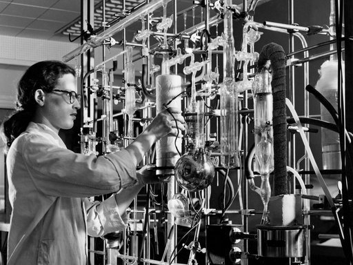 Lewis Researcher in the Materials and Stresses Building