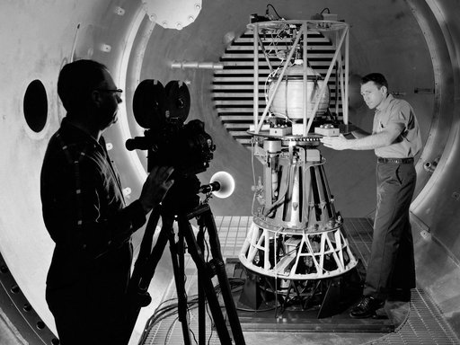 Despin System for Hydrogen Tank in the Propulsion Systems Laboratory