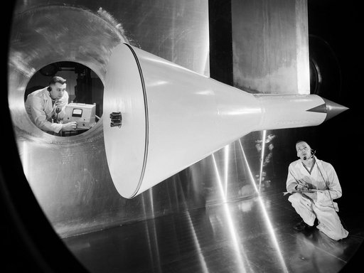 Multi-Nozzle Base Flow Model in the 10- by 10-Foot Supersonic Wind Tunnel