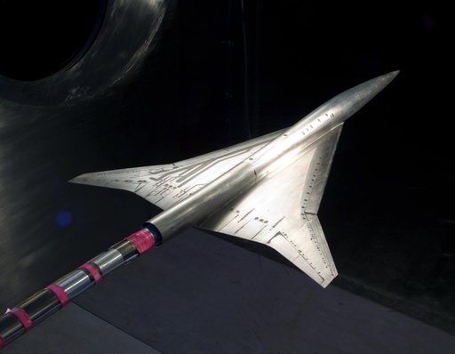 NASA GLENN/NASA LANGLEY LOADS COMPARISON TEST WITH 6 COMPONENT FORCE/MOMENT BALANCE AND 1.7% HIGH SPEED RESEARCH MODEL 5.
