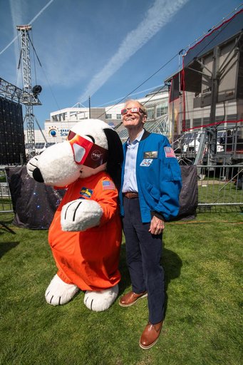 Bill Nelson and Snoopy View Total Solar Eclipse