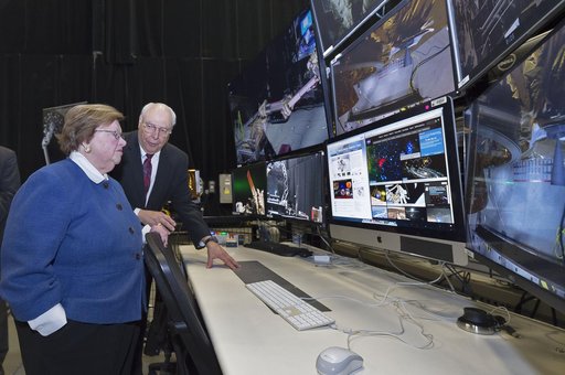 Senator Barbara Mikulski Visits NASA Goddard