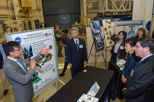 President Park Geun-hye of South Korea Visits NASA Goddard