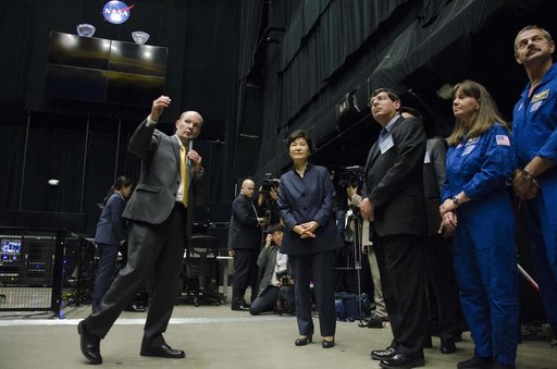 President Park Geun-hye of South Korea Visits NASA Goddard
